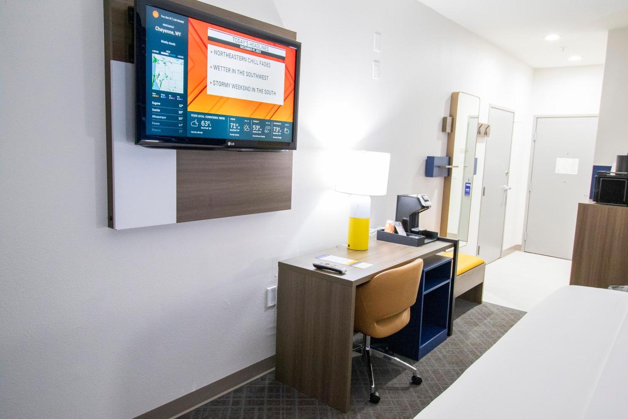 Best Western Plus Schulenburg Inn & Suites Exterior photo